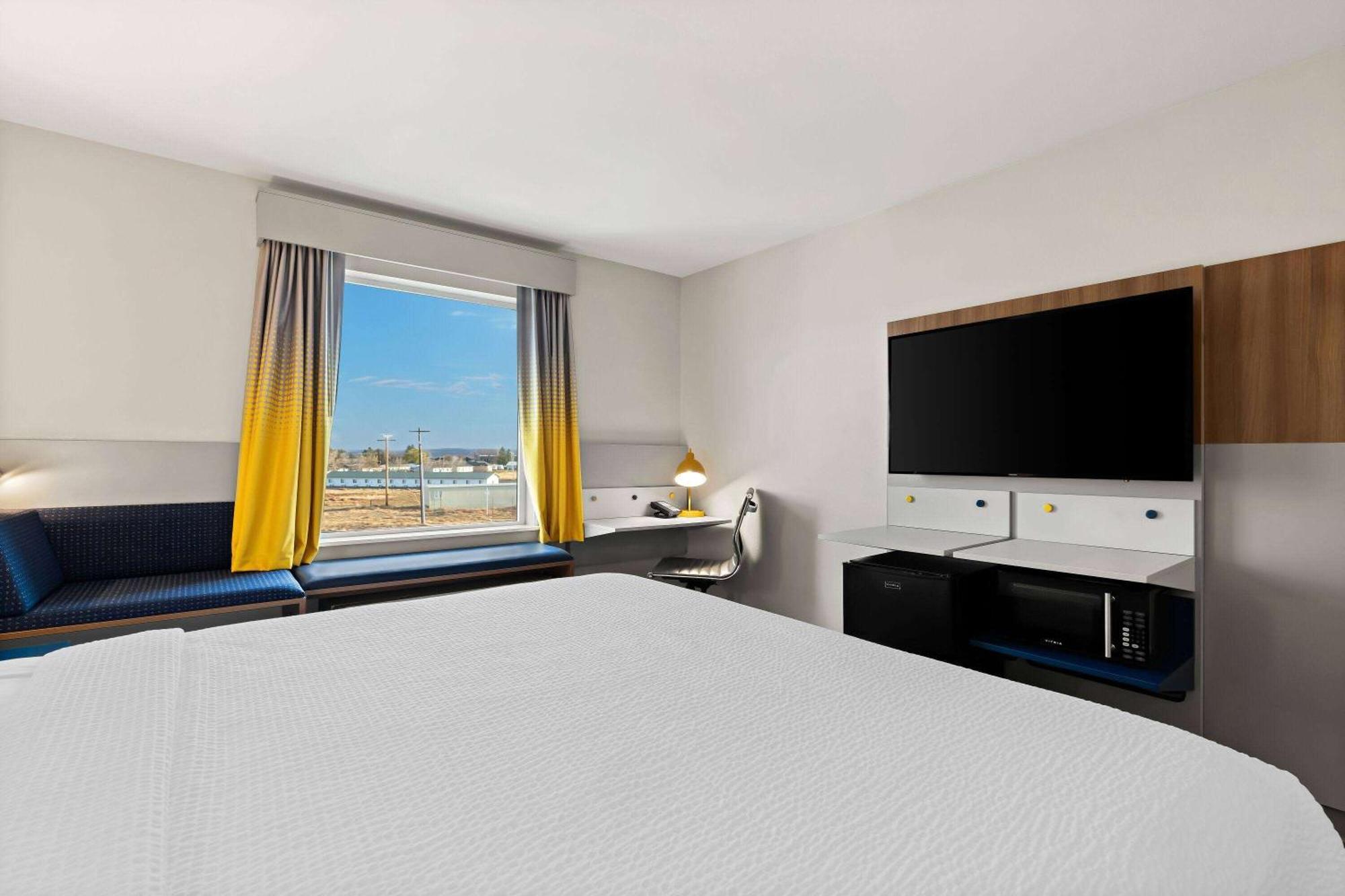 Holiday Inn Express & Suites George - Quincy South By Ihg Exterior photo