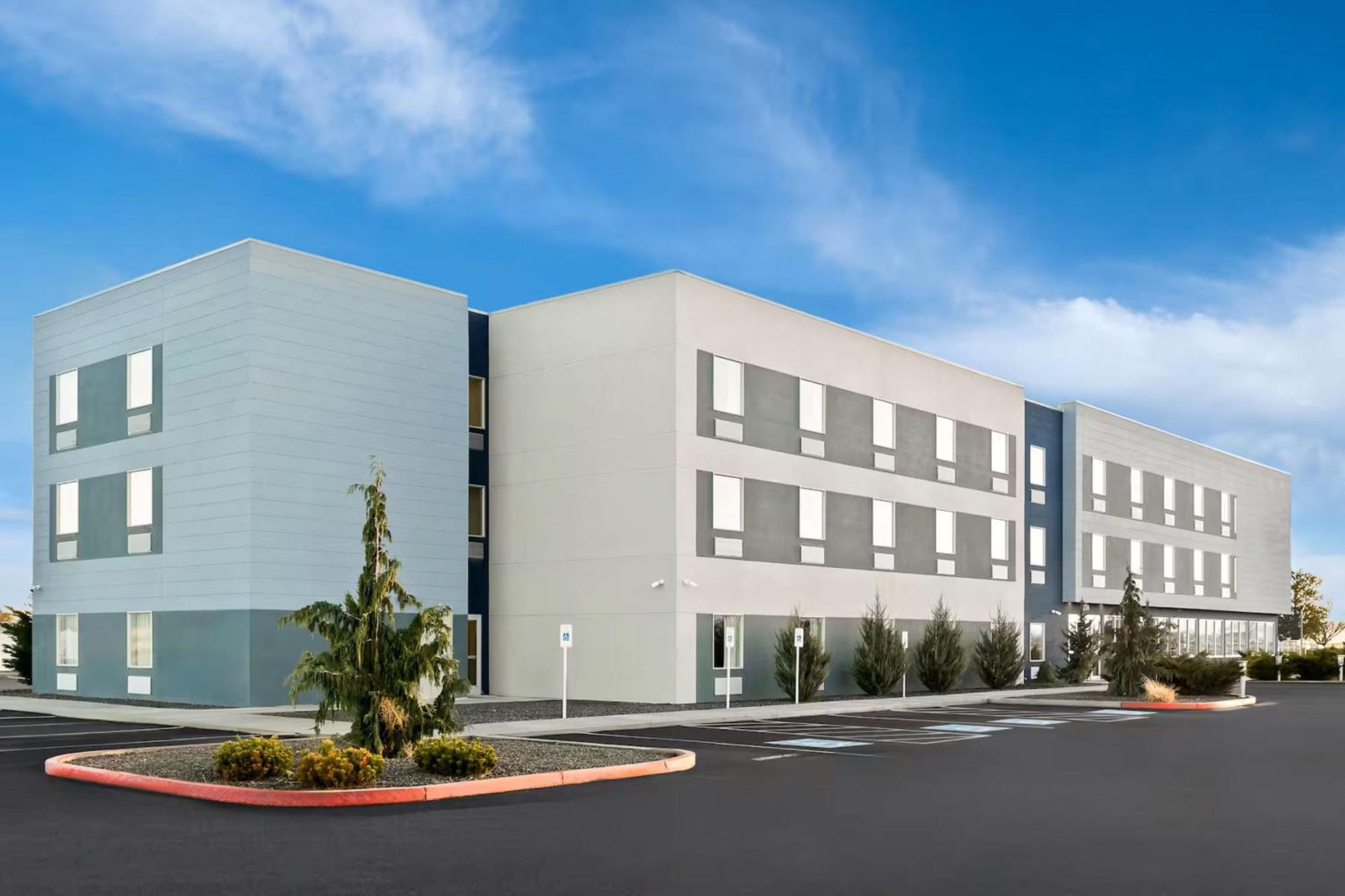 Holiday Inn Express & Suites George - Quincy South By Ihg Exterior photo