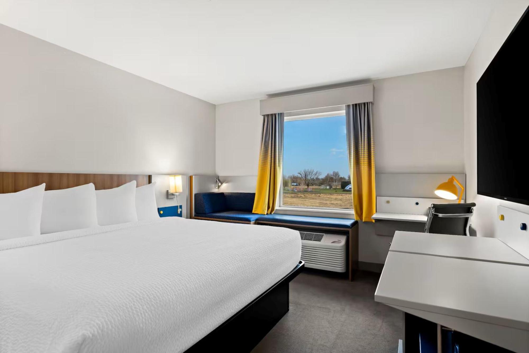 Holiday Inn Express & Suites George - Quincy South By Ihg Exterior photo